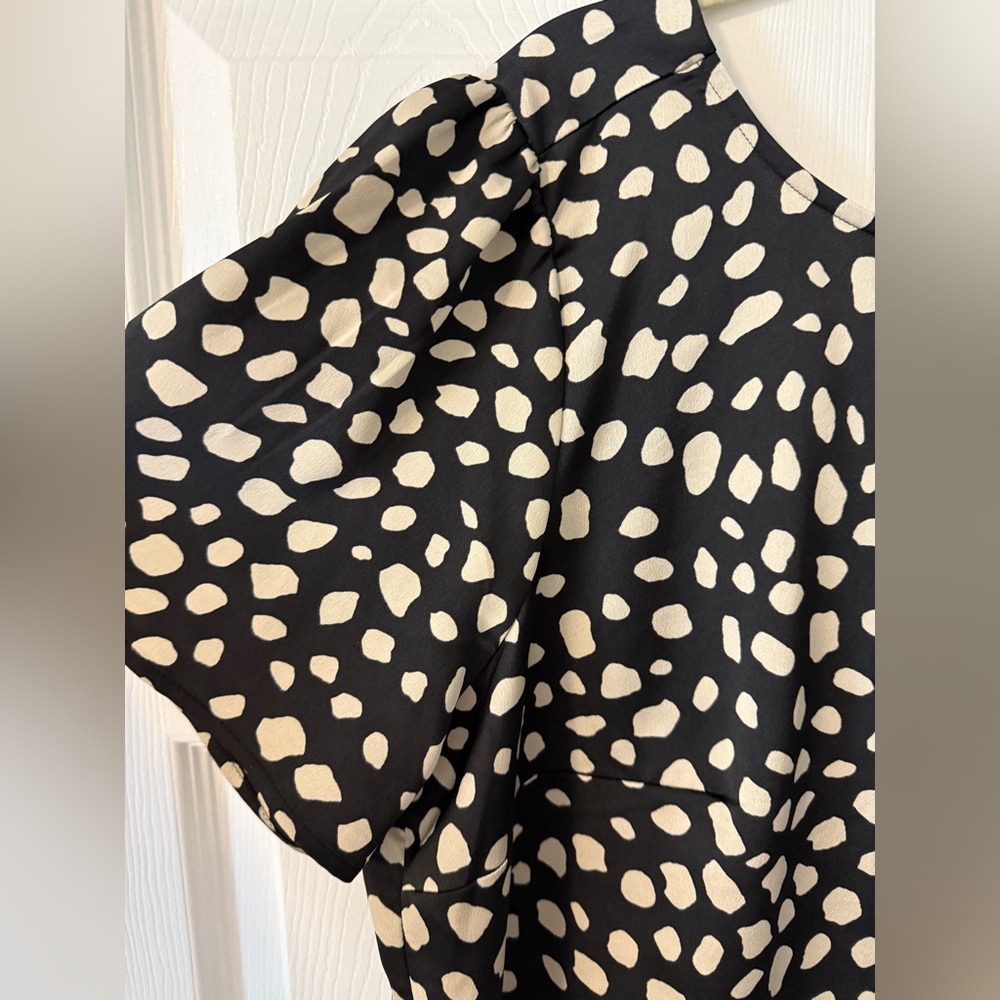 LOFT Size 20 Black & Tan Patterned Top 🖤 Cute Large Bow in Back - Picture 5 of 9